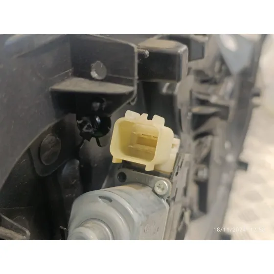 Elevalunas Delantero Derecho para Ford Fiesta (Ccn)