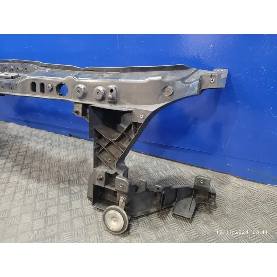 Panel Frontal para Mercedes-Benz Sprinter 02.00 -> Caja Cerrada
