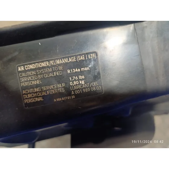 Panel Frontal para Mercedes-Benz Sprinter 02.00 -> Caja Cerrada