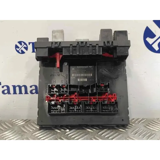 Caja Reles / Fusibles para Volkswagen Golf V Berlina (1K1)
