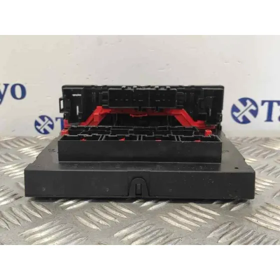 Caja Reles / Fusibles para Volkswagen Golf V Berlina (1K1)