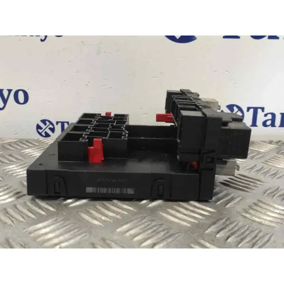 Caja Reles / Fusibles para Volkswagen Golf V Berlina (1K1)