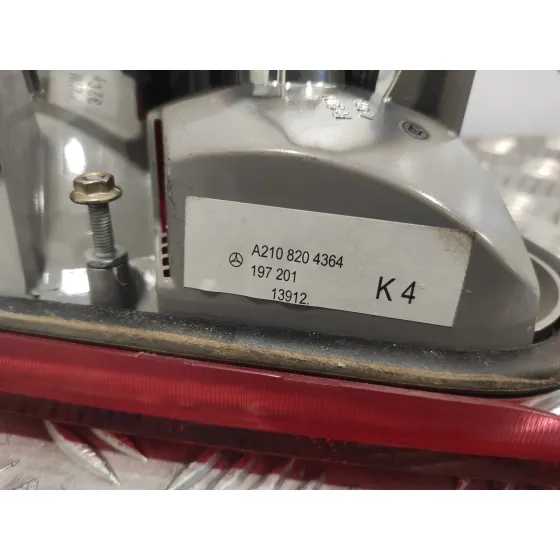 Piloto Trasero Izquierdo para Mercedes-Benz Clase E (W210) Berlina