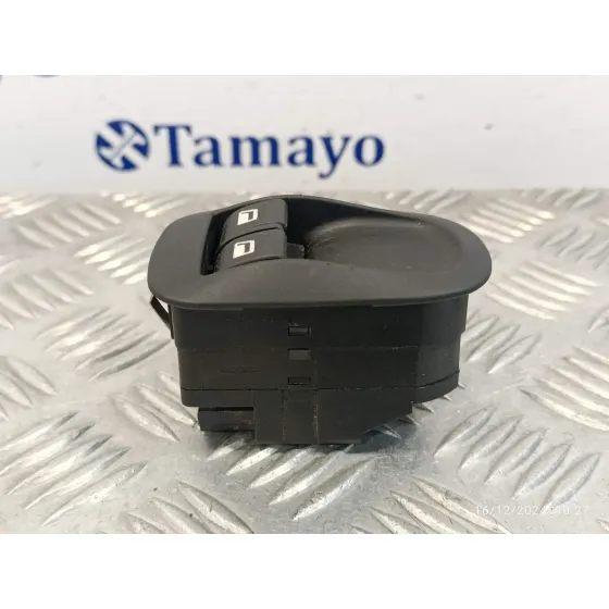 Mando Elevalunas Delantero Izquierdo para Ligier Js60