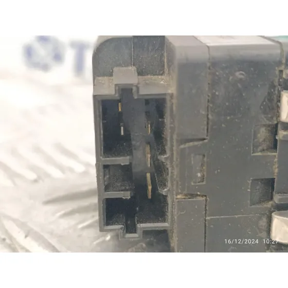 Mando Elevalunas Delantero Izquierdo para Ligier Js60