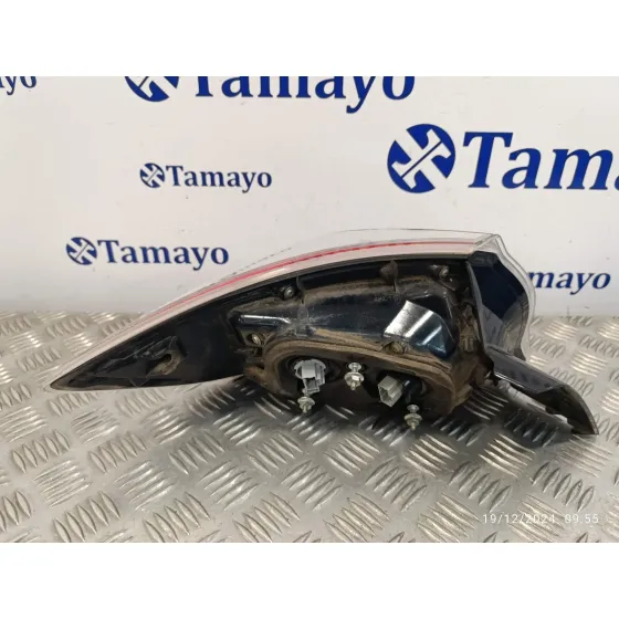 Piloto Trasero Derecho para Mazda 3 Lim. (Bl)