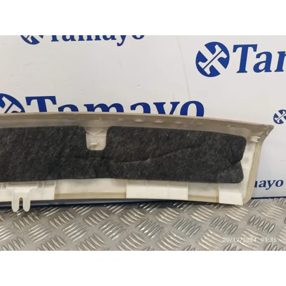 Moldura para Mercedes-Benz Clase E (W212) Lim.