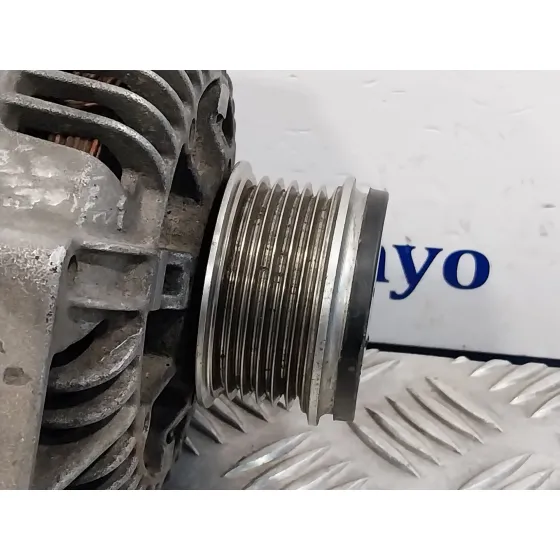 Alternador para Renault Laguna Grandtour (K56)
