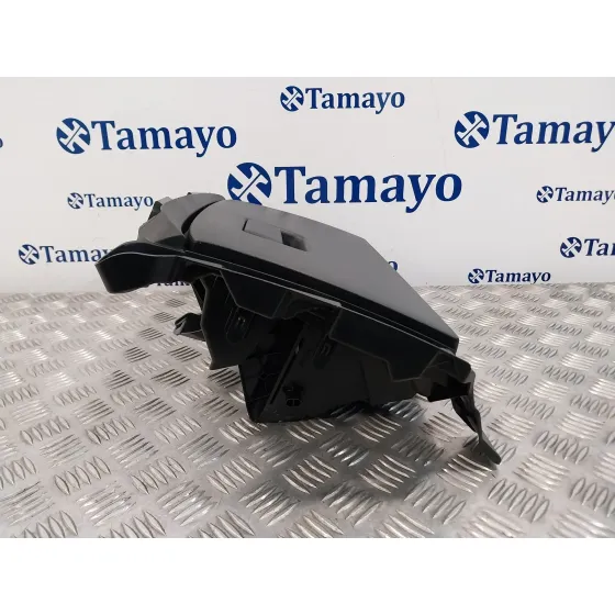 Guantera para Toyota Yaris Cross