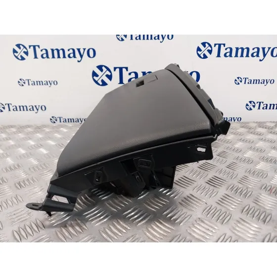 Guantera para Toyota Yaris Cross