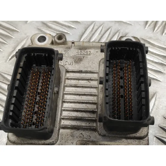 Centralita Motor Uce para Opel Corsa C