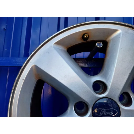 Llanta para Ford Focus Berlina (Cap)