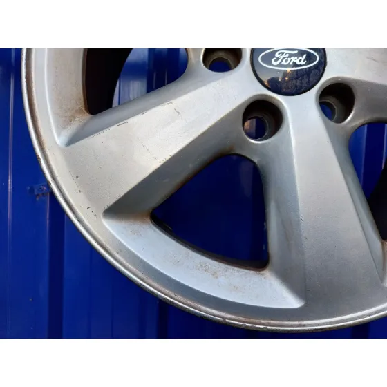 Llanta para Ford Focus Berlina (Cap)