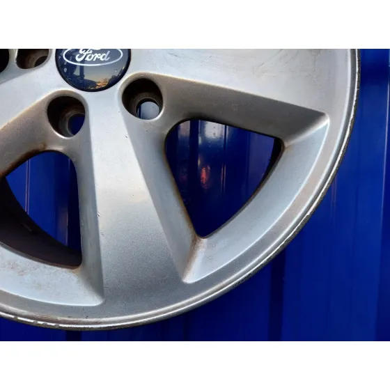 Llanta para Ford Focus Berlina (Cap)