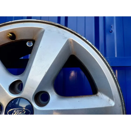 Llanta para Ford Focus Berlina (Cap)