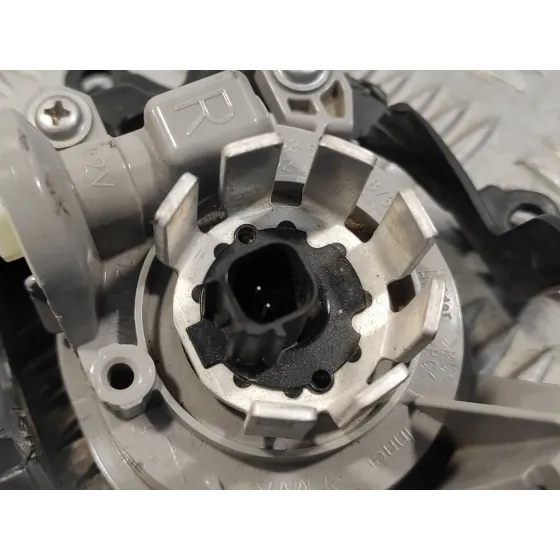 Faro Antiniebla Derecho para Toyota Yaris Cross