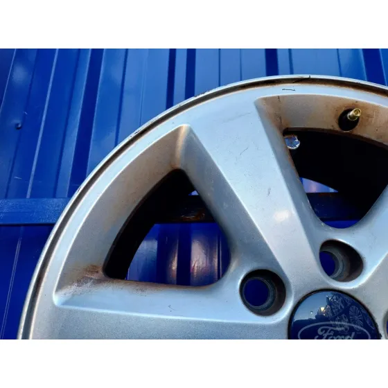 Llanta para Ford Focus Berlina (Cap)