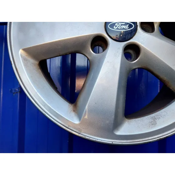 Llanta para Ford Focus Berlina (Cap)