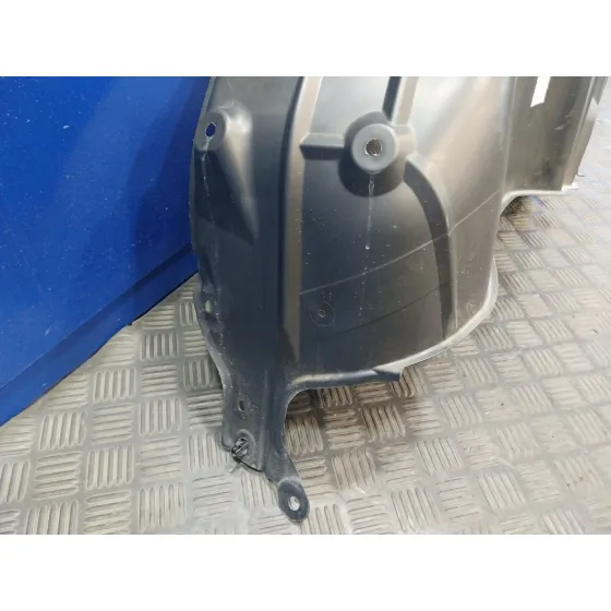 Plastico Paso Rueda Trasero Derecho para Toyota Yaris Cross