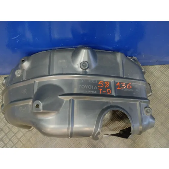 Plastico Paso Rueda Trasero Derecho para Toyota Yaris Cross