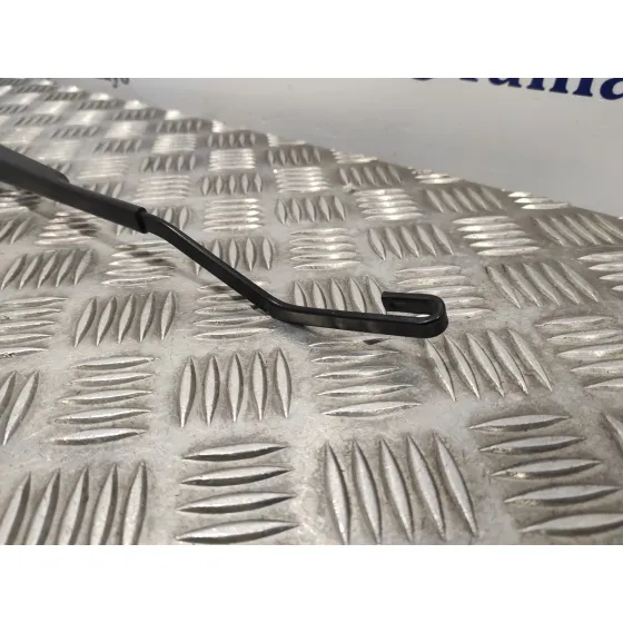 Brazo Limpia Delantero Izquierdo para Toyota Yaris Cross