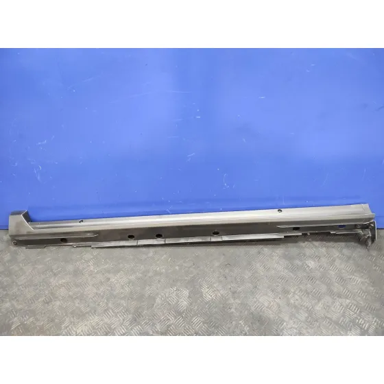 Faldon Lateral para Toyota Yaris Cross