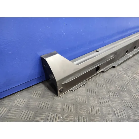 Faldon Lateral para Toyota Yaris Cross