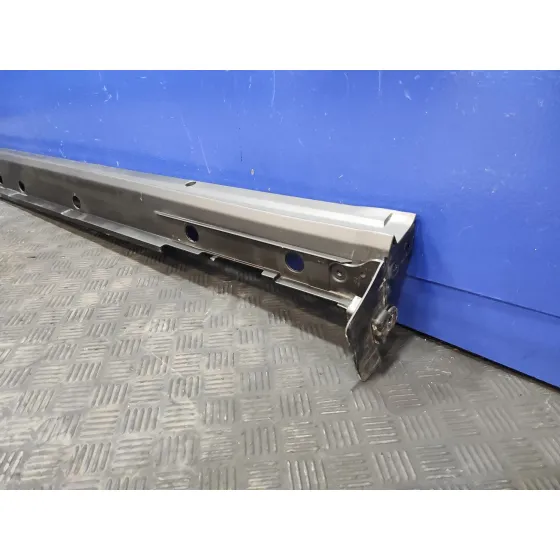 Faldon Lateral para Toyota Yaris Cross