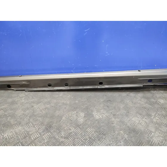 Faldon Lateral para Toyota Yaris Cross