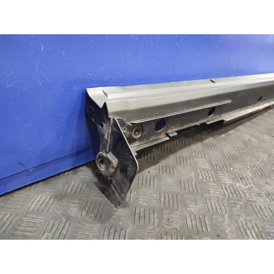 Faldon Lateral para Toyota Yaris Cross