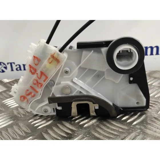 Cerradura Puerta Delantera Derecha para Toyota Yaris Cross