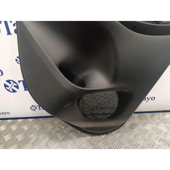 Guarnecido Puerta Trasera Izquierda para Toyota Yaris Cross
