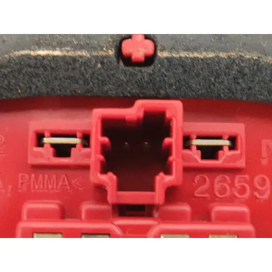 Piloto Trasero Central para Nissan Juke (F15)