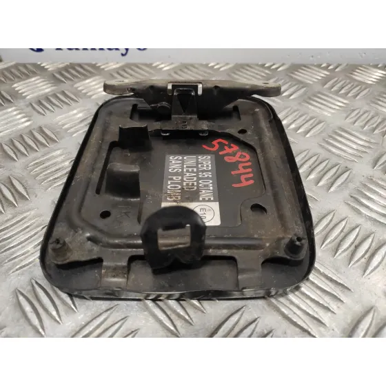Tapa Exterior Combustible para Nissan Juke (F15)
