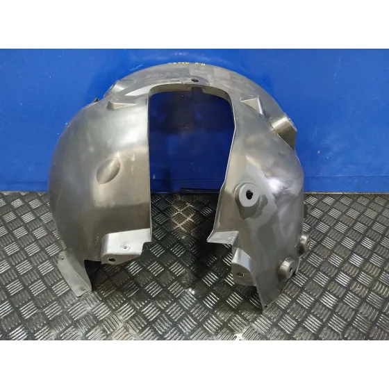 Plastico Paso Rueda Delantero Derecho para Smart Forfour