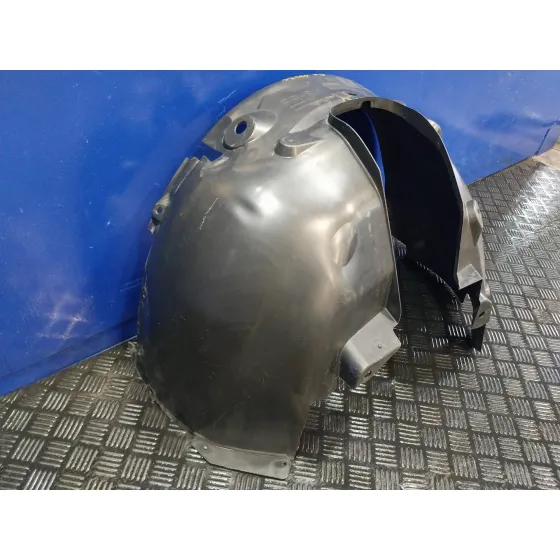 Plastico Paso Rueda Delantero Derecho para Smart Forfour