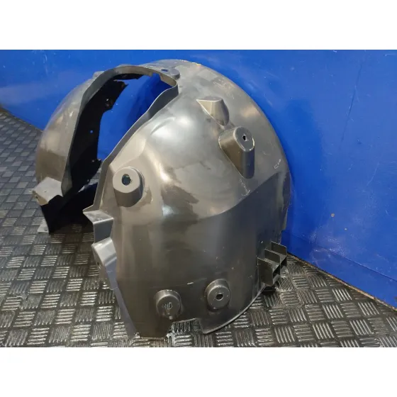 Plastico Paso Rueda Delantero Derecho para Smart Forfour