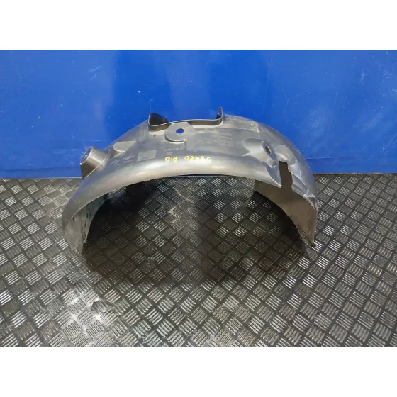 Plastico Paso Rueda Delantero Derecho para Smart Forfour