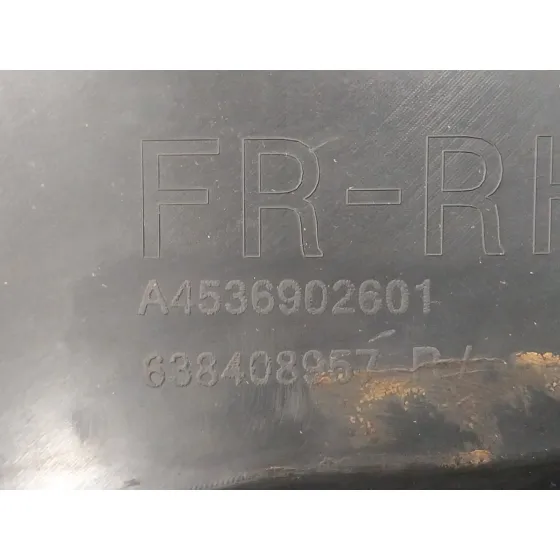 Plastico Paso Rueda Delantero Derecho para Smart Forfour