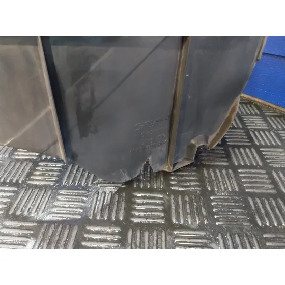 Plastico Paso Rueda Delantero Izquierdo para Seat Toledo (1M2)