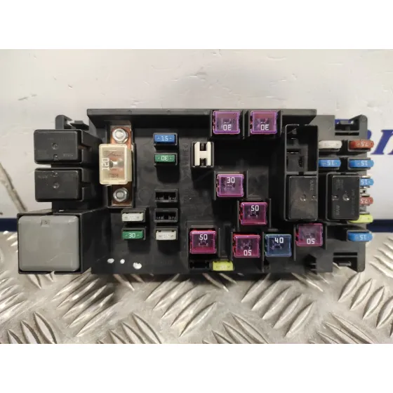 Caja Reles / Fusibles para Subaru Xv