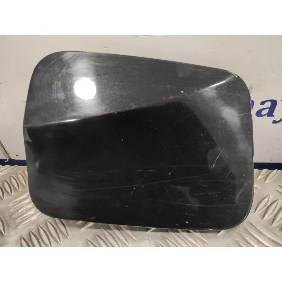 Tapa Exterior Combustible para Subaru Xv
