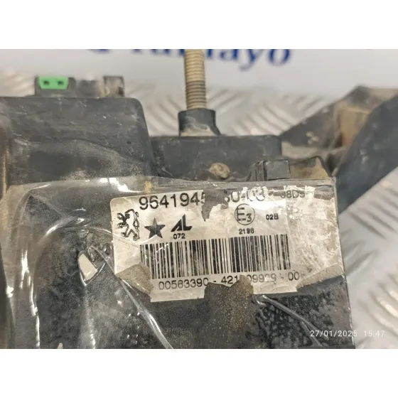 Faro Antiniebla Derecho para Opel Astra H Berlina