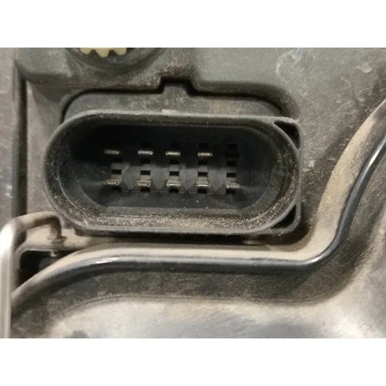 Faro Derecho para Volkswagen Bora Berlina (1J2)