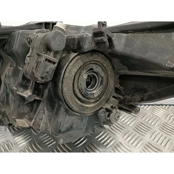 Faro Derecho para Toyota Yaris (Xpa1F/Mxph11/Chxnbw)