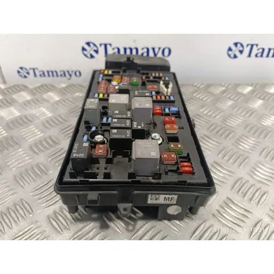 Caja Reles / Fusibles para Opel Insignia Berlina