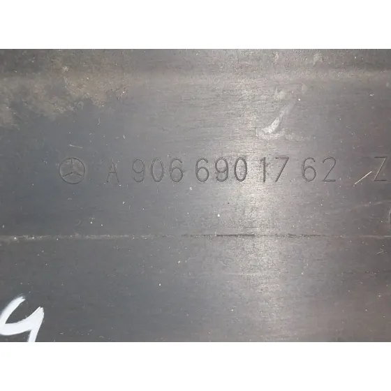 Moldura para Mercedes-Benz Sprinter 02.00 -> Caja Cerrada
