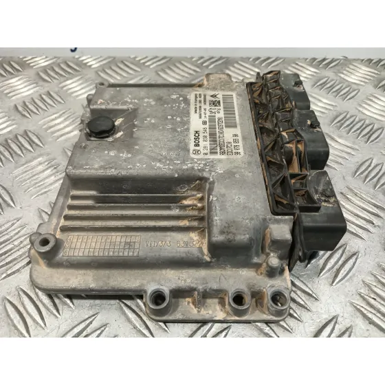 Centralita Motor Uce para Peugeot Expert