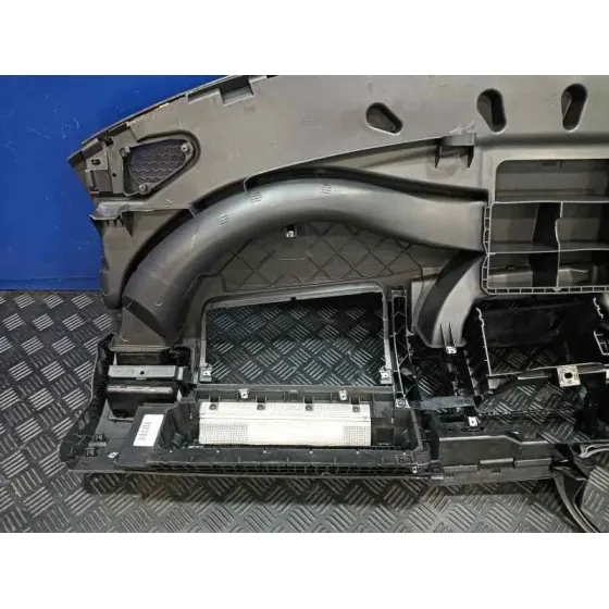 Salpicadero para Volkswagen T5 Transporter (7E)