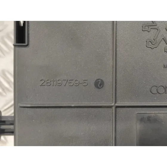 Caja Reles / Fusibles para Peugeot 308
